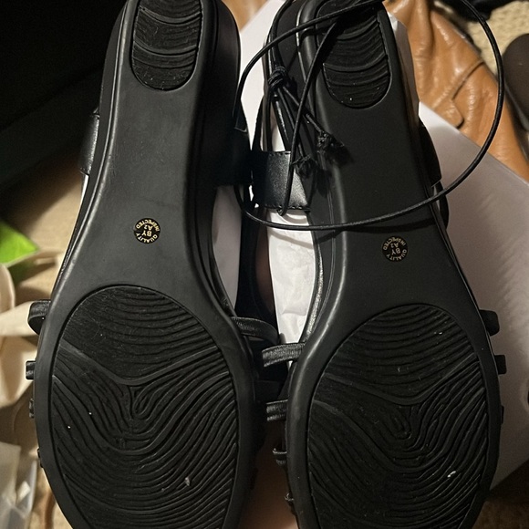 NIB black sandals - Picture 4 of 4
